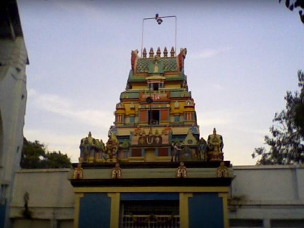 6.ಭಕ್ತನು ಆ ಪ್ರದೇಶಕ್ಕೆ ಭೇಟಿ ನೀಡಿದಾಗ ಅಲ್ಲಿ ಶ್ರೀ ದೇವಿ ಹಾಗೂ ಭೂ ದೇವಿಯ ಸಮೇತ