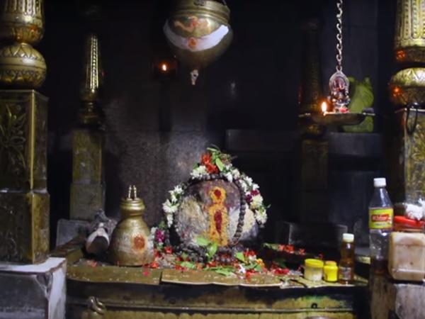 7.ಮರಳಿನಲ್ಲಿ ಮಾಡಿದ ಶಿವಲಿಂಗಗಳು...