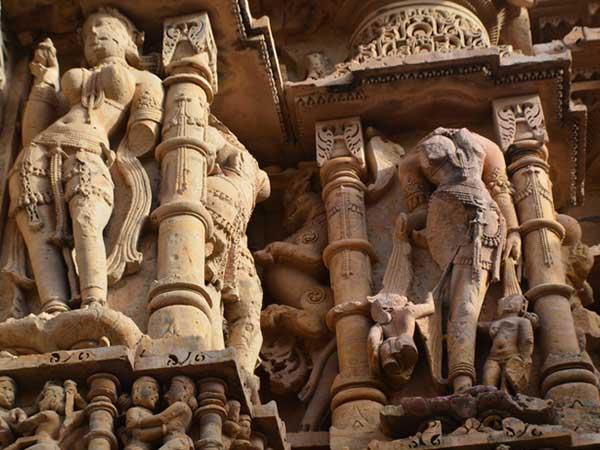 8.ಕೇವಲ ಶಿಥಿಲ ದೇವಾಲಯ ಮಾತ್ರವೇ..