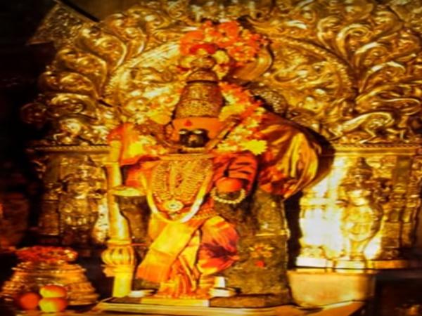 9.ಫೆಬ್ರವರಿ 2, ನವೆಂಬರ್ 11 ರಂದು ಮಹಾಲಕ್ಷ್ಮೀ ದೇವಿ ಶರೀರವೆಲ್ಲಾ ಸೂರ್ಯಕಿರಣಗಳು