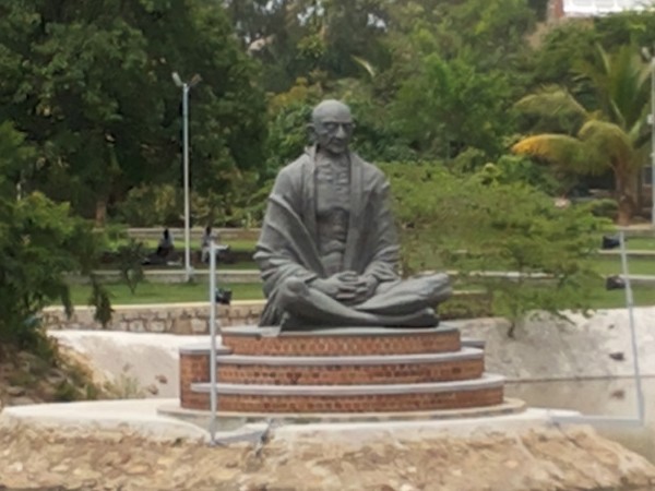 ಪಿರಮಿಡ್ ವ್ಯಾಲಿ