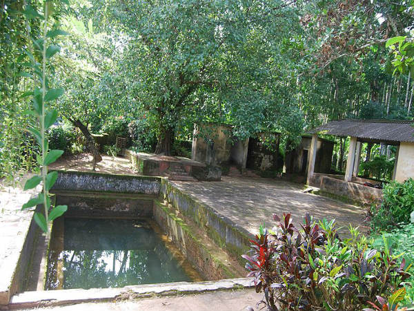 ಜ್ವಾಲಾಮುಖಿ ಇಲ್ಲದ ಪ್ರದೇಶದಲ್ಲಿದೆ