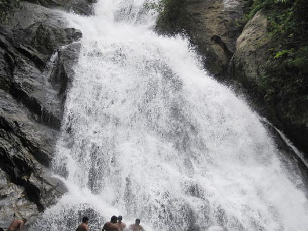 1. ಮಂಕಿ ಜಲಪಾತ