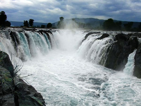 2. ಹೊಗೈನಕಲ್ ಜಲಪಾತ