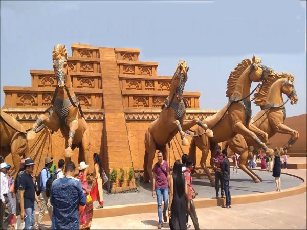 ಎಲ್ಲಿದೆ ಈ ಮಾಹಿಷ್ಮತಿ ಸಾಮ್ರಾಜ್ಯ?