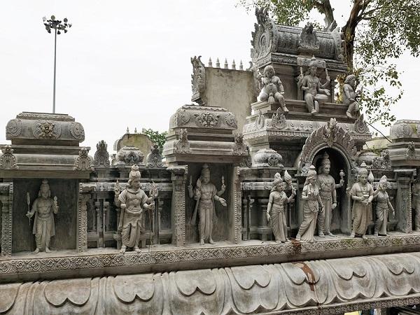 ದೇವಿಯ ಸ್ಥಾಪನೆಯ ಹಿಂದಿದೆ ಒಂದು ಪೌರಾಣಿಕ ಕಥೆ