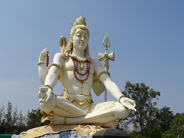 ಶಿವ ದರ್ಶನ ನೀಡುತ್ತಾನೆ