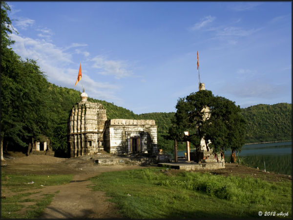 ದೇವಸ್ಥಾನಗಳೂ ಇವೆ