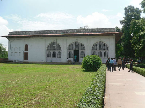 ಷಹಜಾನ್ ನಿರ್ಮಿಸಿದ ಕೋಟೆ