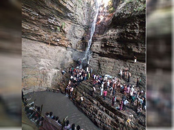 300ಫೀಟ್ ಎತ್ತರದಿಂದ ಧುಮ್ಮಿಕ್ಕುವ ಜಲಪಾತ