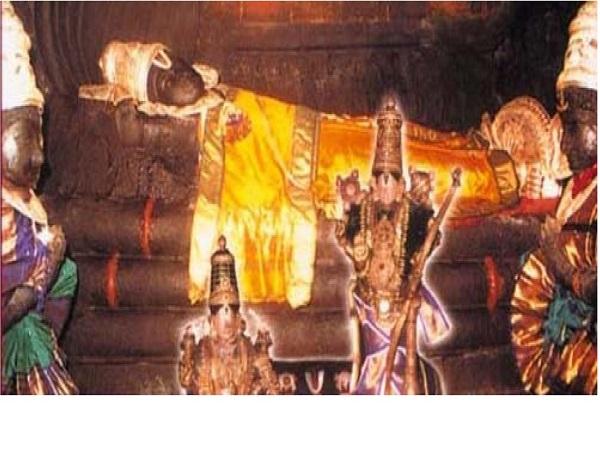 11.ಮೊದಲು ದೇವಿಯನ್ನು ದರ್ಶಿಸಿಕೊಳ್ಳಬೇಕು
