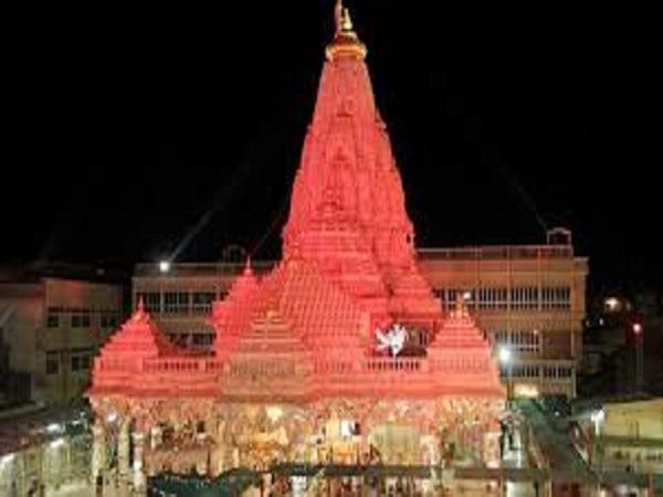 ಮೌಂಟ್ ಅಬುವಿಗೆ ಸಮೀಪದಲ್ಲಿದೆ
