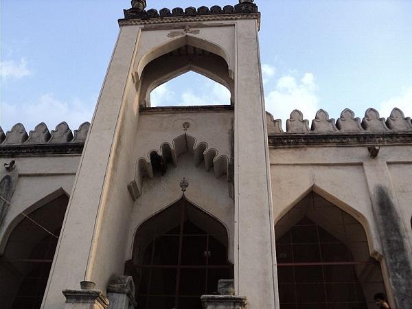 ಗುಲ್ಬರ್ಗಾದ ಇತರ ಐತಿಹಾಸಿಕ ಸ್ಥಳಗಳು ಜುಮ ಮಸ್ಜೀದ್