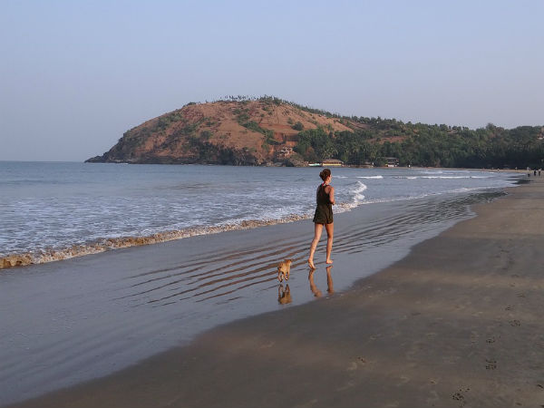 ಹಾಫ್ ಮೂನ್ ಬೀಚ್
