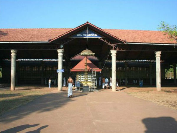 ರಾಜರಾಜೇಶ್ವರ ಎಂದು ಕರೆಯುತ್ತಾರೆ