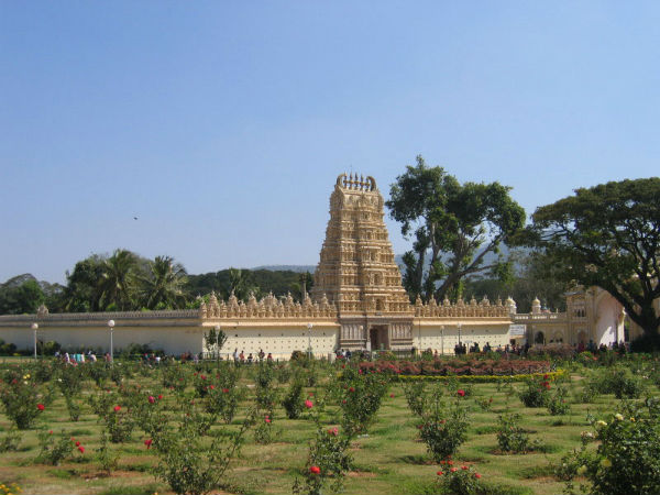 ಸತಿಯ ಕೂದಲು ಬಿದ್ದಿದ್ದು ಇಲ್ಲಿ
