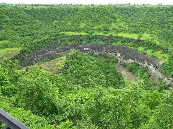 1.ಅಜಂತಾ ಗುಹೆಗಳು