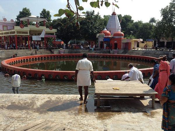 1.ಗೋಮತಿ ನದಿ ತೀರ