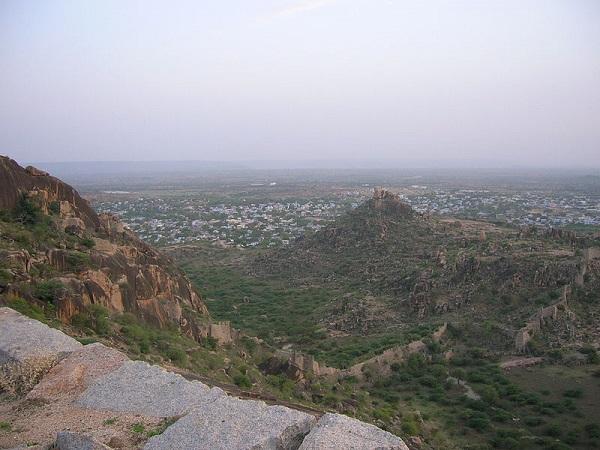 ದೇವರಕೊಂಡ ಕೋಟೆ