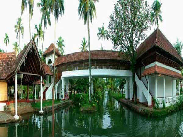 1. ಸ್ಪೈಸ್ ವಿಲೇಜ್