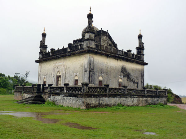 ಗಾಡಿಗೆಯ ಇಂಡೋ-ಸಾರ್ಸೆನಿಕ್ ಆರ್ಕಿಟೆಕ್ಚರ್
