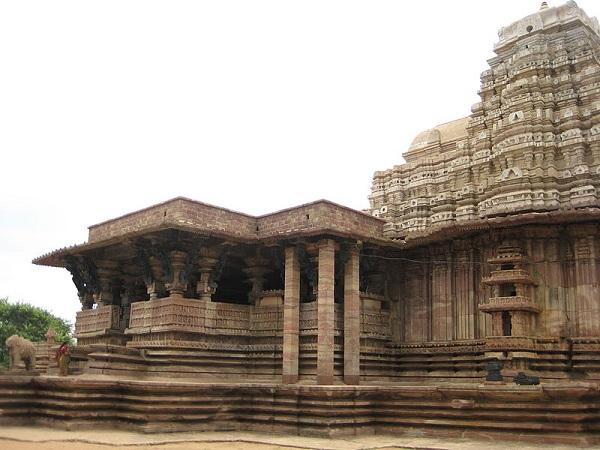 1. 800 ವರ್ಷಗಳಕ್ಕಿಂತ ಹಿಂದೆ....