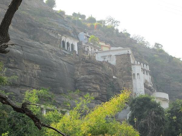 3. ಹನುಮಾನ್ ಧಾರ್