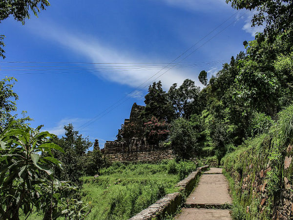 ಅಲ್ಮೋರಾವನ್ನು ತಲುಪುವುದು ಹೇಗೆ?