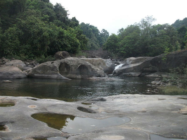 ಎಲ್ಲಿದೆ ಈ ಅಣ್ಣಕ್ಕೊಂಪಾಯಿಲ್