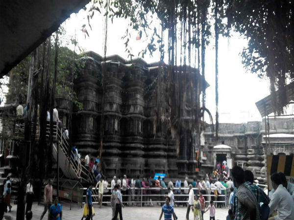 ಸೂರ್ಯನ ಕಿರಣದಿಂದ ಲಕ್ಷ್ಮೀಯ ಆರಾಧನೆ