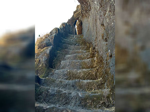 ಕುಲಾಂಗ್ ಕೋಟೆಗೆ ತಲುಪುವುದು ಹೇಗೆ