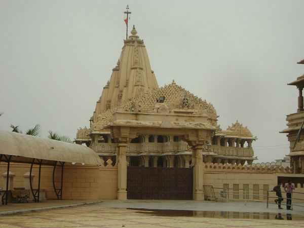 ಅನ್ಯ ಧರ್ಮಿಯರಿಗೆ ವಿಶೇಷ ಅನುಮತಿ