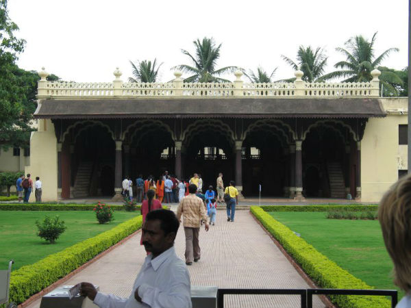 ಬೇಸಿಗೆ ಪ್ಯಾಲೇಸ್