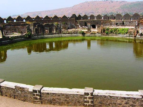 5.ಭದ್ರವಾದ ಕೋಟೆ