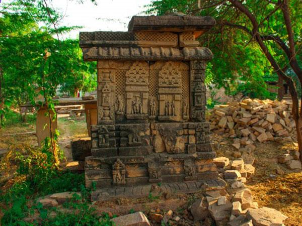 8.ಸಾಲುವಕುಪ್ಪನ್ ಮುರುಗನ್ ದೇವಾಲಯ