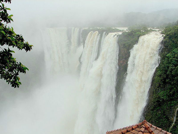 ರೈಲು ಮೂಲಕ