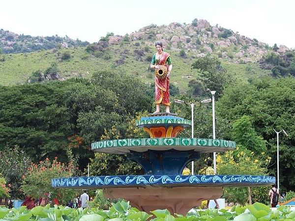 ಥಲಿ (ಲಿಟಲ್ ಇಂಗ್ಲೆಂಡ್)