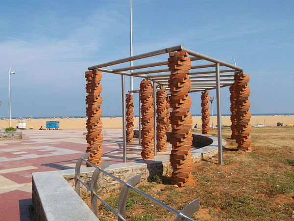 ಹಲವಾರು ರಾಜಕಾರಣಿಗಳನ್ನು ಸಮಾಧಿ ಇಲ್ಲಿದೆ