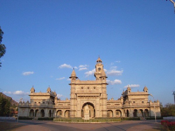 ಮಾಯೋ ಕಾಲೇಜ್