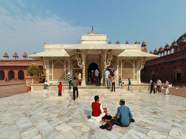 ಸಲೀಮ್ ಚಿಸ್ಟಿ ಯ ಸಮಾಧಿ