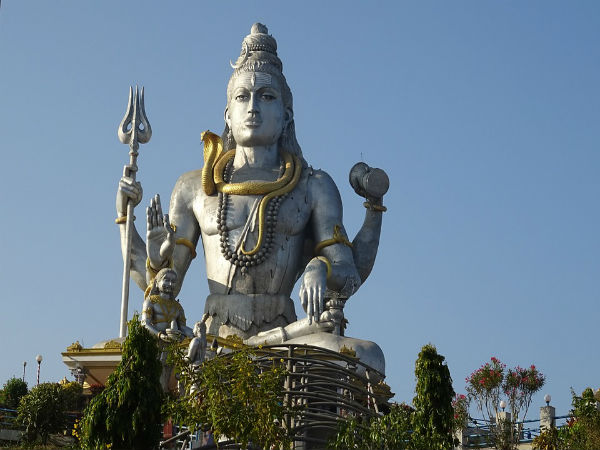 106ಪ್ರಾಚೀನ ಮೂರ್ತಿಗಳ ಸಂಗ್ರಹವಿದೆ