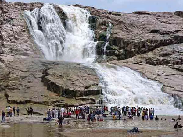 ಕುಂಟಾಲ ಜಲಪಾತ