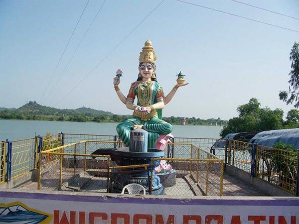 ವಿಶೇಷ ಪೂಜೆಗಳು