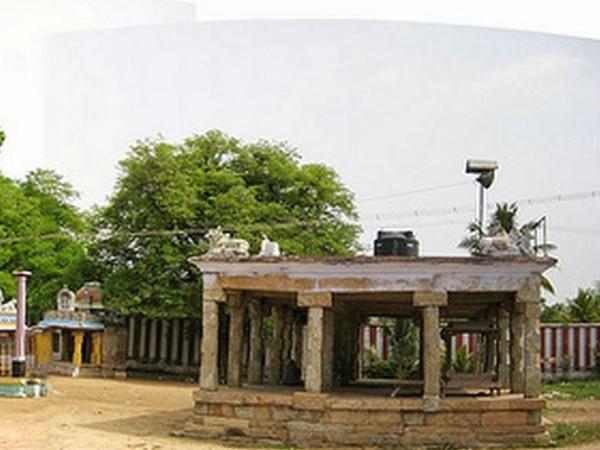 ತಲೆ ಮೇಲೆ ತೆಂಗಿನಕಾಯಿ ಹೊಡೆಯುವುದು
