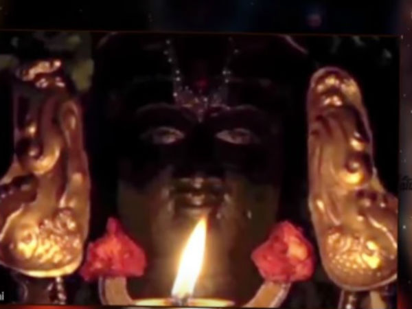 ಆರತಿ ಬೆಳಗುವಾಗ ಕಣ್ಣು ತೆರೆಯುವ ದೇವರು