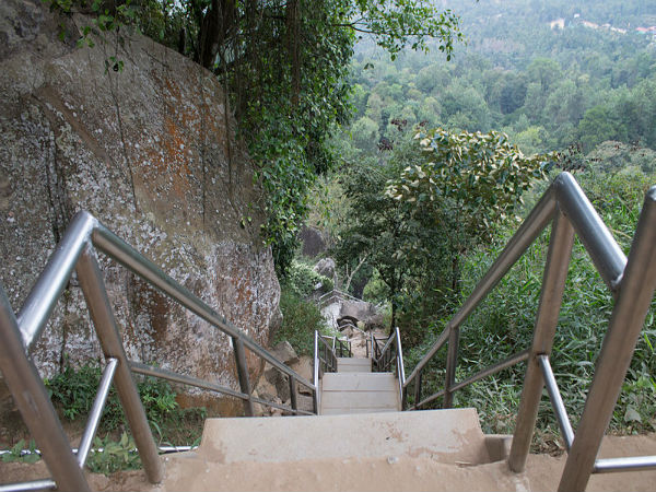 ಎಡಕಲ್ಲು ಗುಹೆ