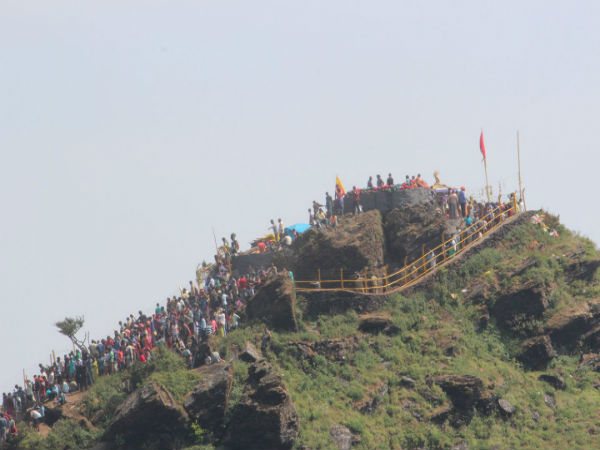 ಬರೀ ಗಾಲಲ್ಲಿ ಬೆಟ್ಟ ಹತ್ತಬೇಕು
