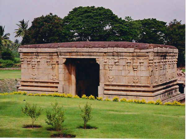 ಪ್ರಸನ್ನ ವಿರೂಪಾಕ್ಷ ದೇವಾಲ