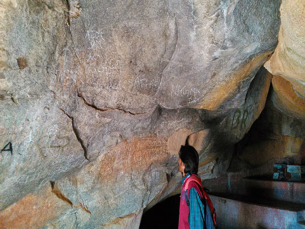 ಒಂಟಿಯಾಗಿ ಹೋಗುವಂತಿಲ್ಲ
