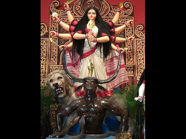 ಏನೆಲ್ಲಾ ಅರ್ಪಿಸುತ್ತಾರೆ